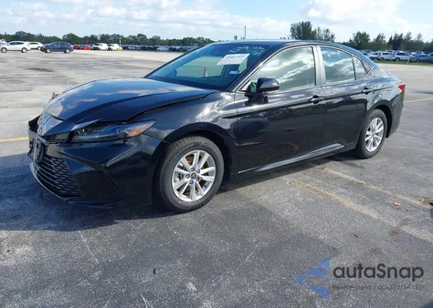 2025 Toyota Camry Le z USA, uszkodzony, nr VIN 4T1DAACKXSU500935